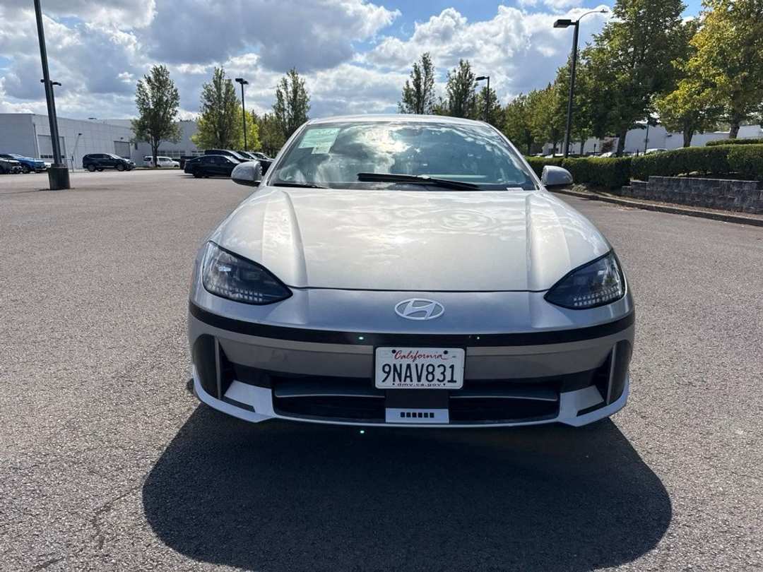 2024 Hyundai Ioniq 6 SE - Image 2