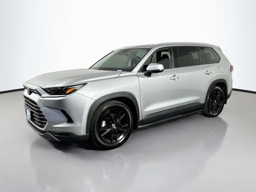 2024 Toyota Grand Highlander Platinum - Image 3