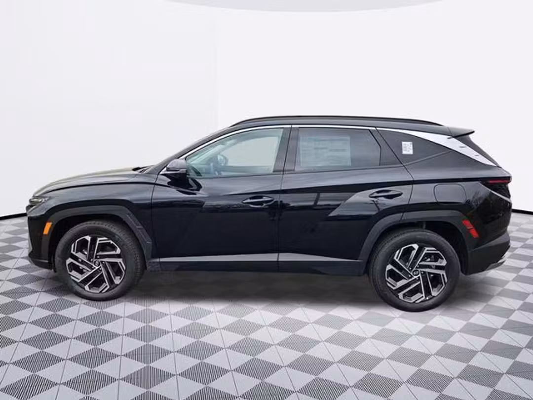 2026 Hyundai Tucson Hybrid Limited - Image 3