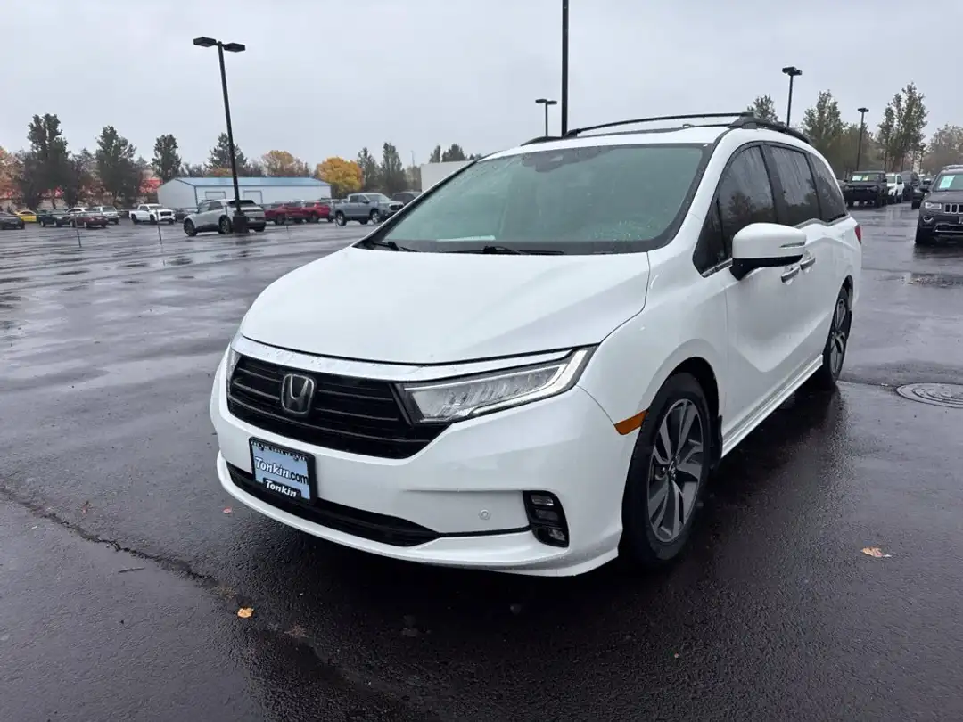 2021 Honda Odyssey Touring - Image 3