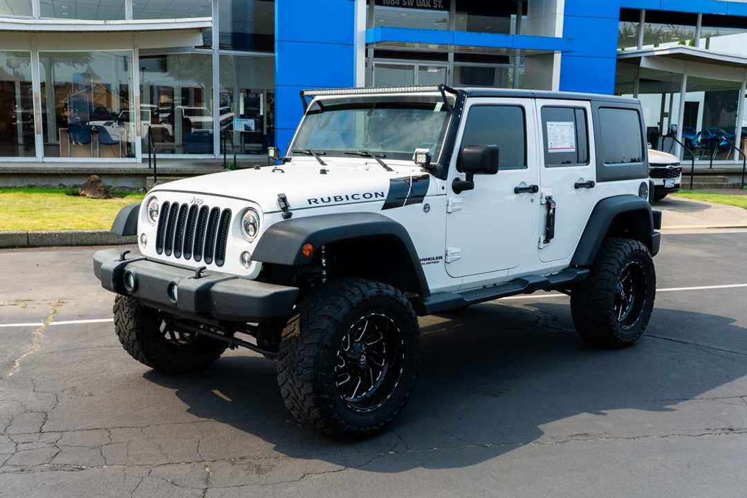 2016 Jeep Wrangler Unlimited Rubicon - Image 2