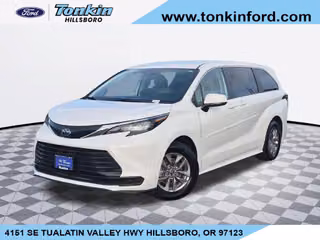2024 Toyota Sienna LE