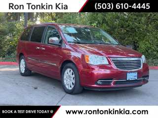 2012 Chrysler Town & Country TouringL