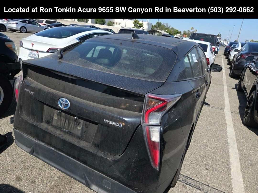 2017 Toyota Prius Three Touring - Image 3