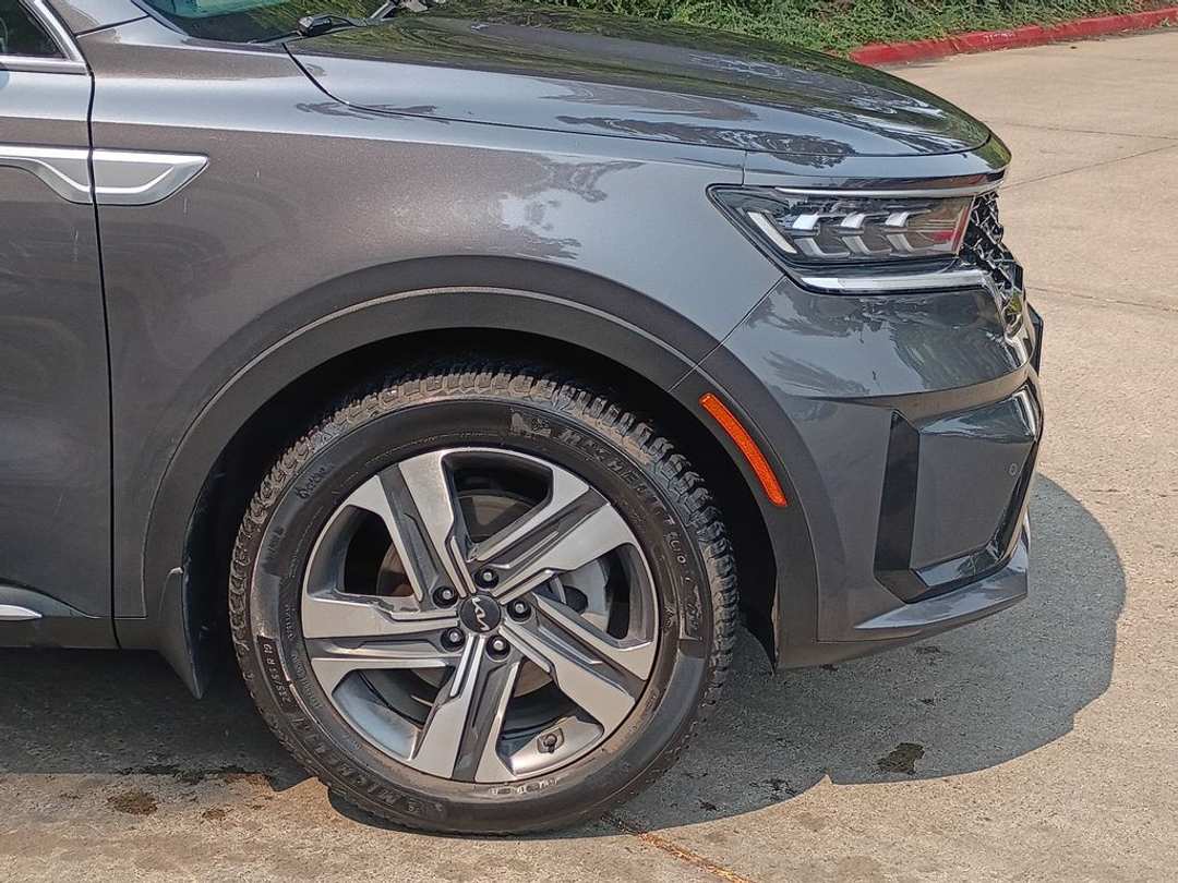 2023 Kia Sorento Hybrid SX Prestige - Image 2