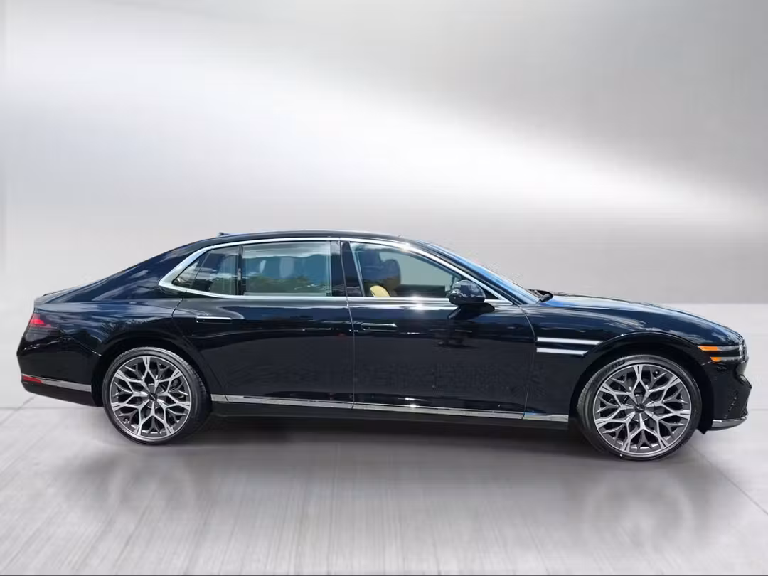 2026 Genesis G90 3.5T eSC - Image 2