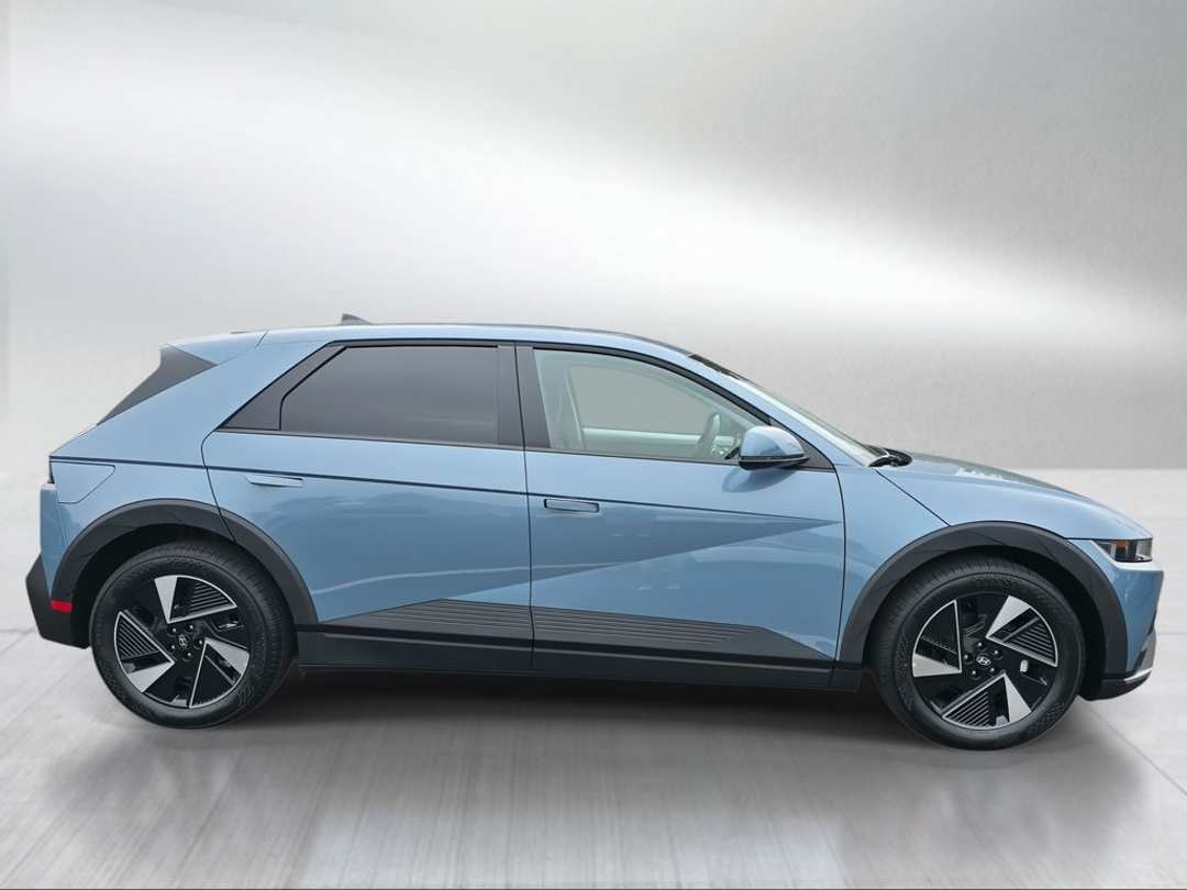 2026 Hyundai Ioniq 5 SE - Image 2
