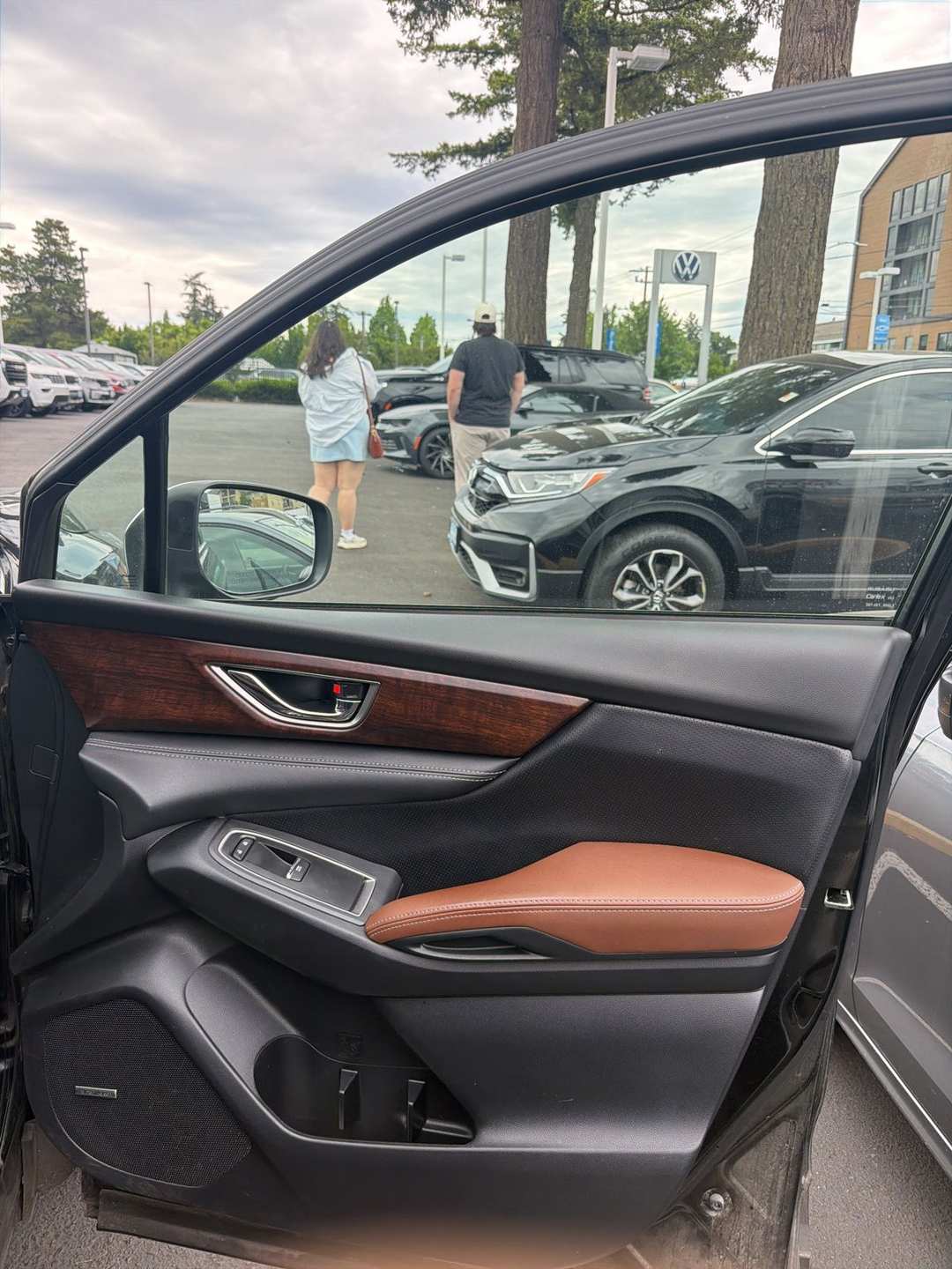 2023 Subaru Ascent Touring - Image 2