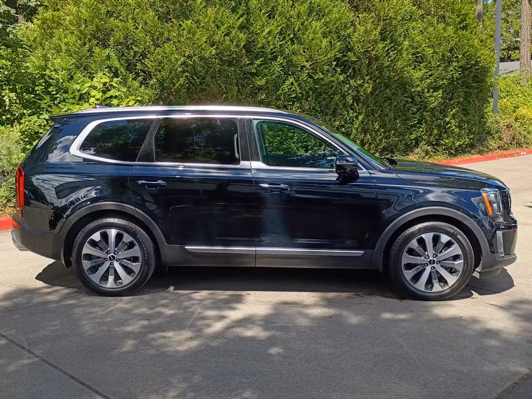 2022 Kia Telluride SX - Image 3