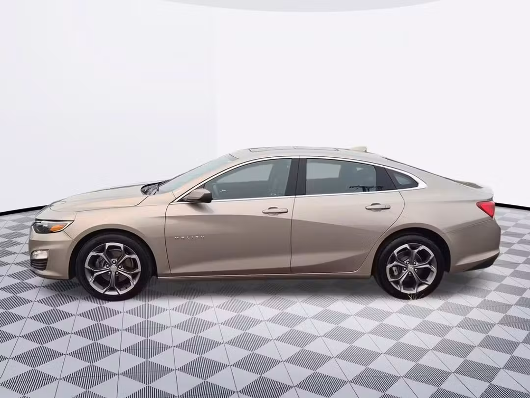 2024 Chevrolet Malibu LT - Image 2