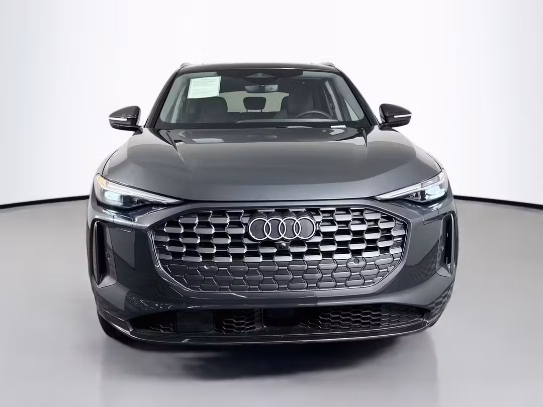 2025 Audi Q5 2.0T Premium Plus Adaptive Cruise Vented Seats - Image 2