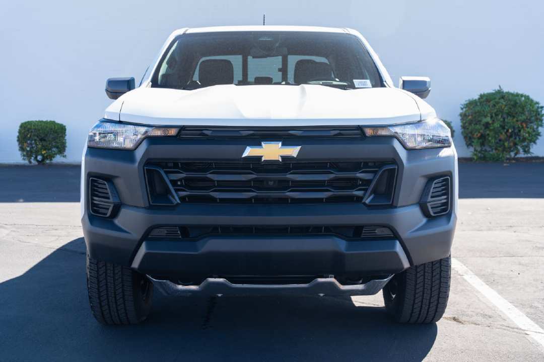 2026 Chevrolet Colorado Work - Image 2