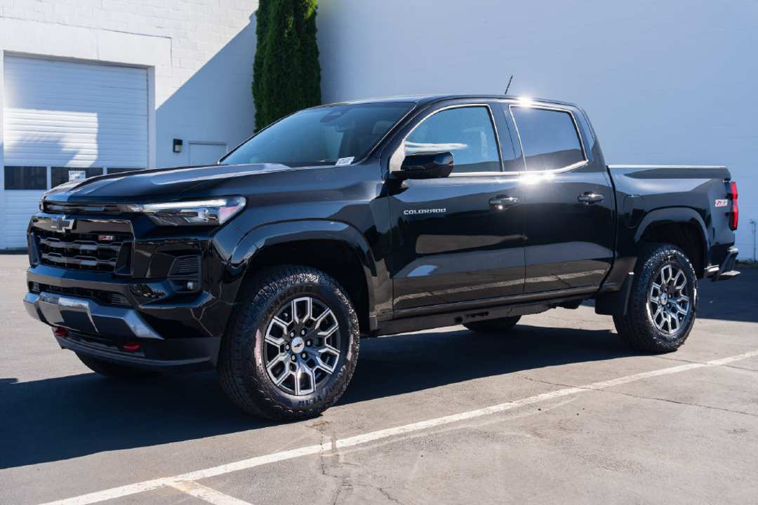 2026 Chevrolet Colorado Z71 - Image 3