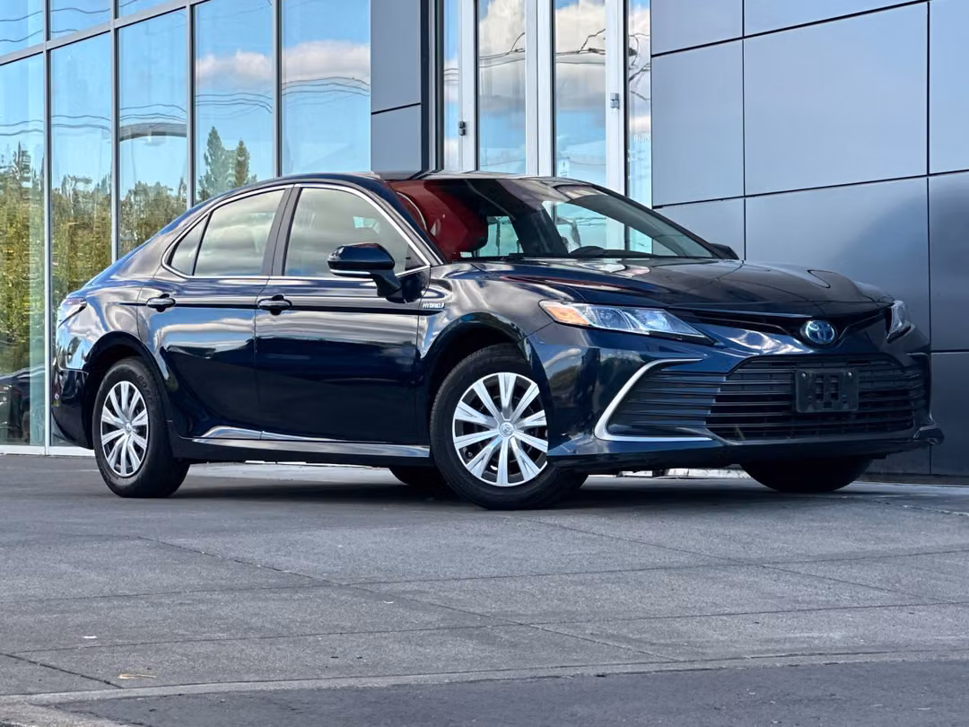 2021 Toyota Camry Hybrid LE - Image 2