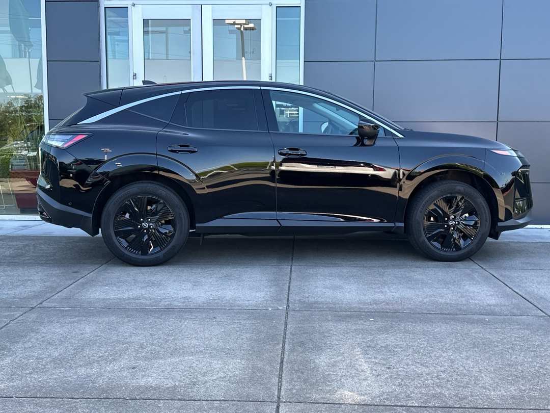 2025 Nissan Murano SV - Image 3