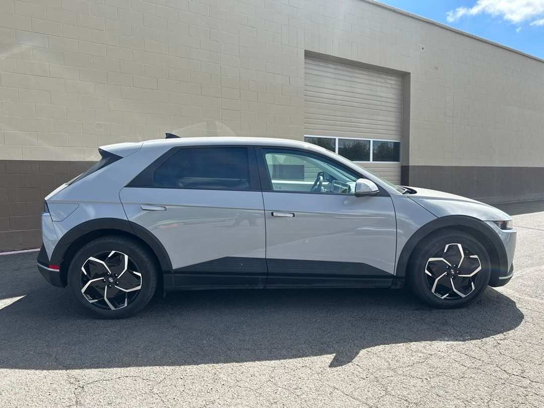 2023 Hyundai Ioniq 5 SEL - Image 3