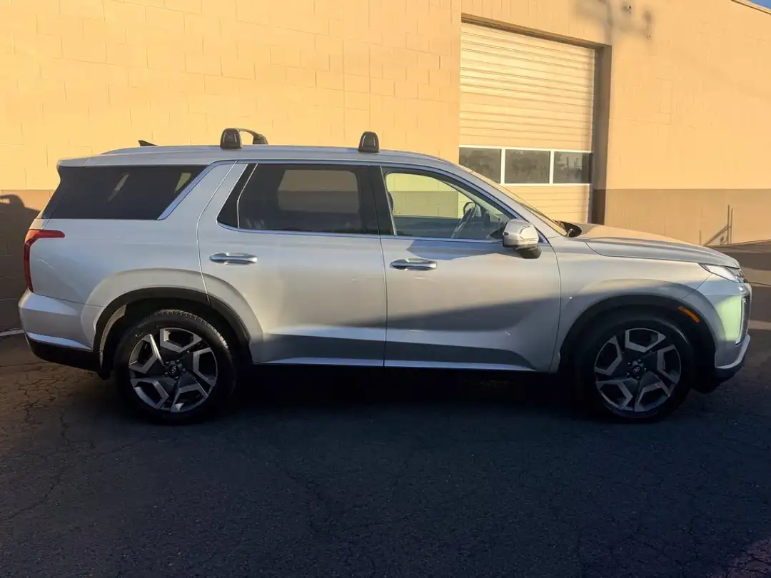2023 Hyundai Palisade SEL PREMIUM - Image 3
