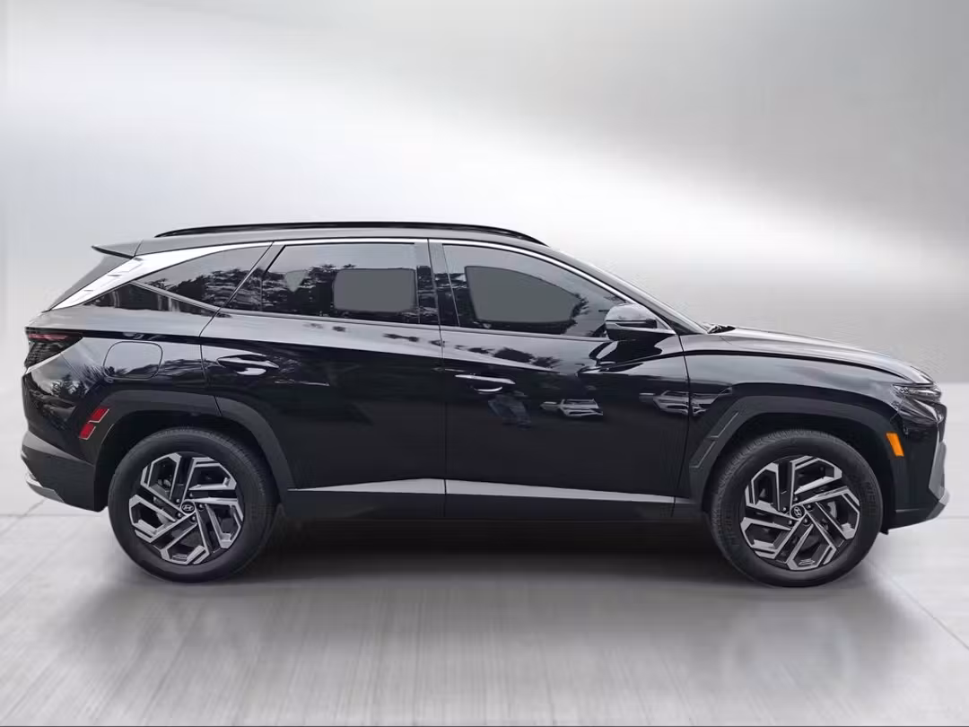 2026 Hyundai Tucson Plug-In Hybrid Limited - Image 2