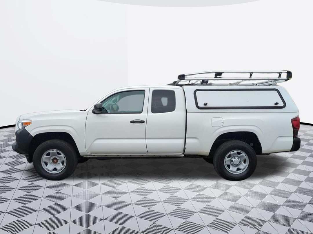 2022 Toyota Tacoma SR - Image 3