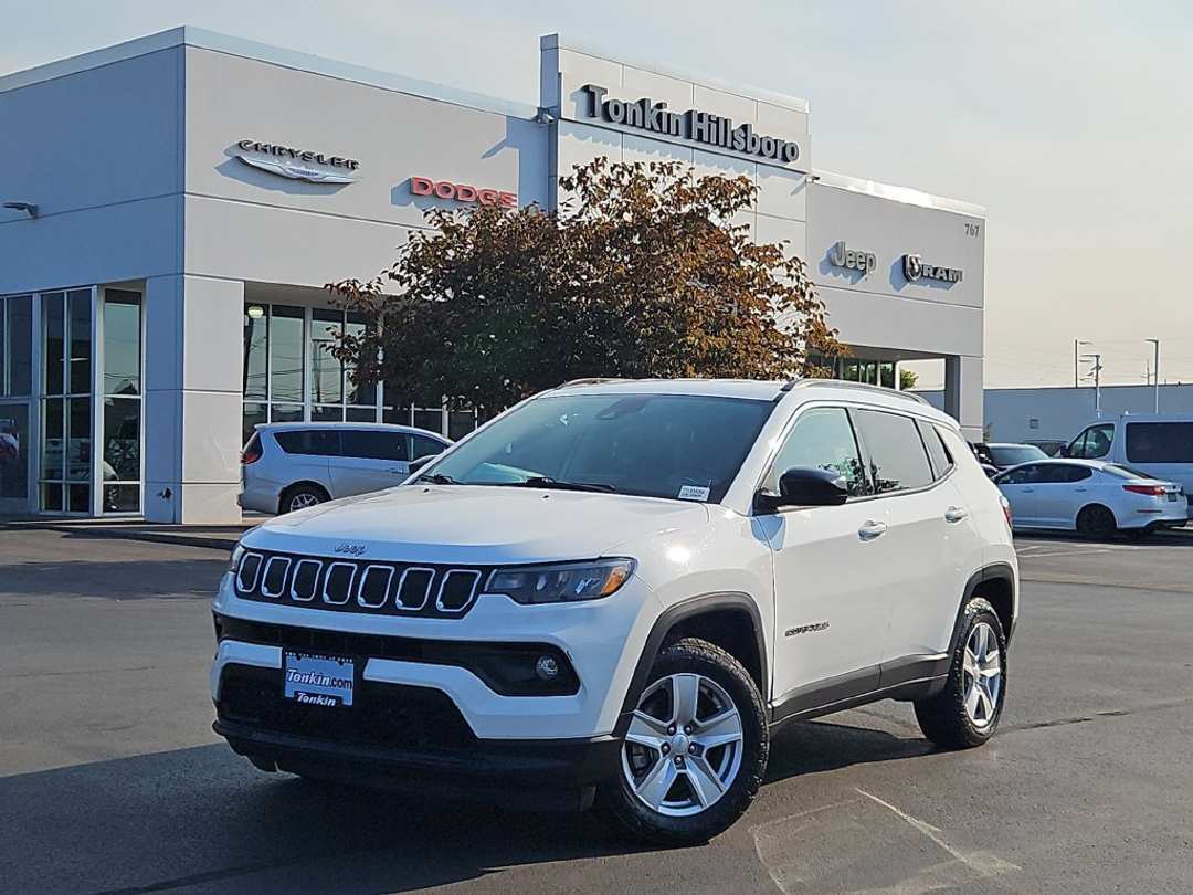 2022 Jeep Compass Latitude - Image 2