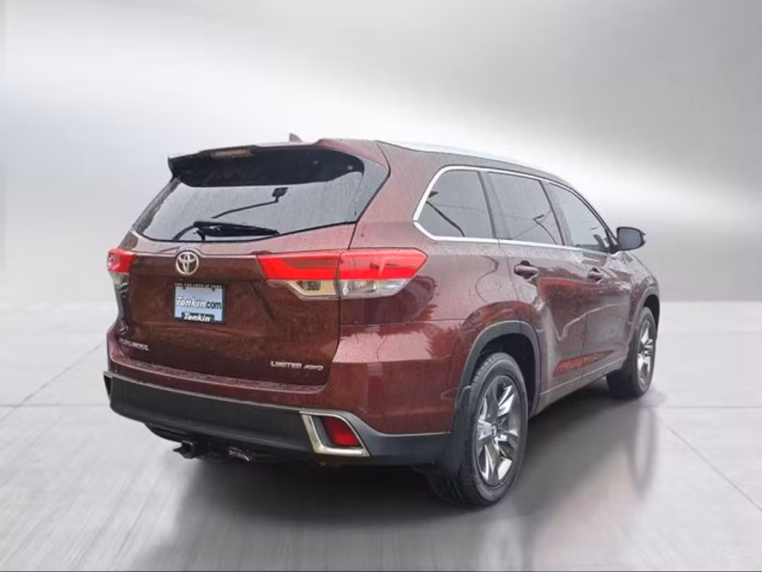 2017 Toyota Highlander Limited Platinum - Image 3