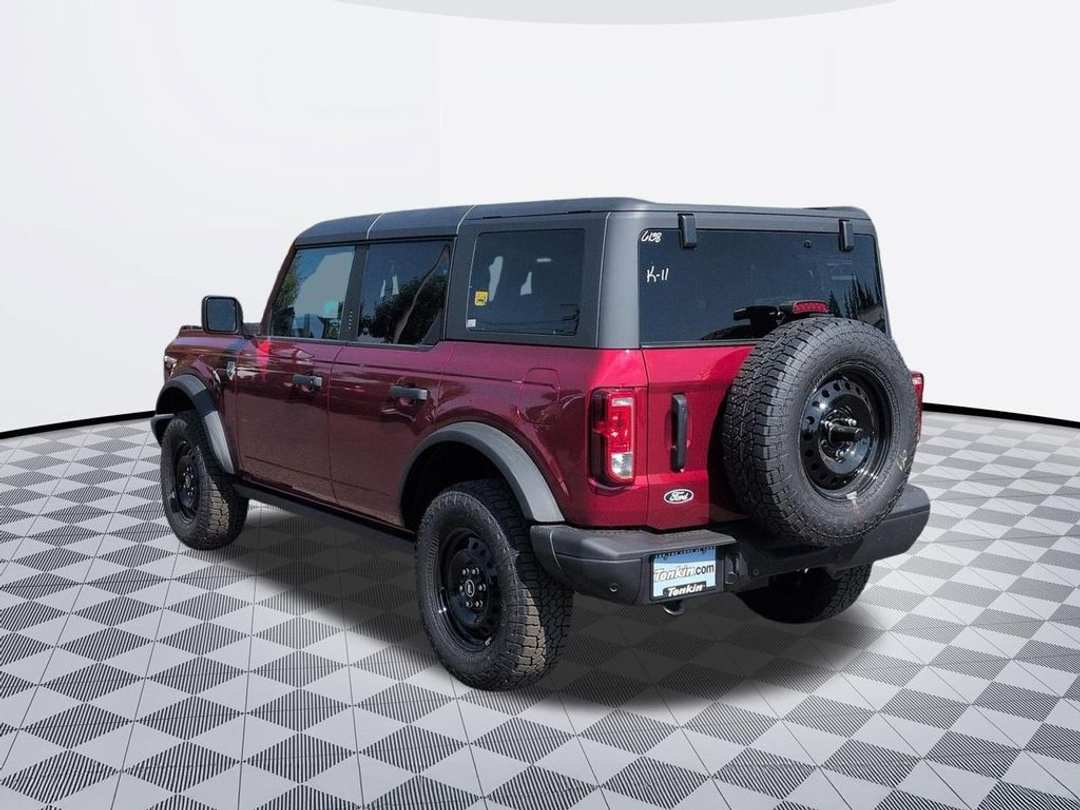 2026 Ford Bronco Big Bend - Image 3