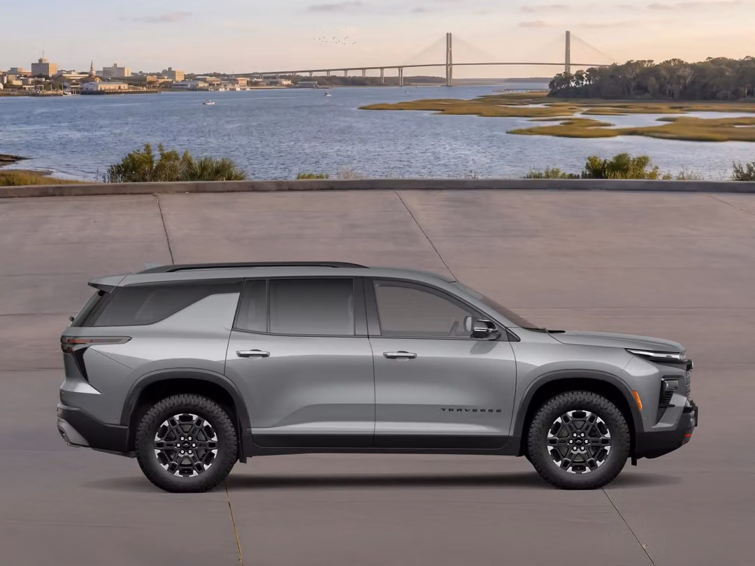 2027 Chevrolet Traverse Z71 - Image 3