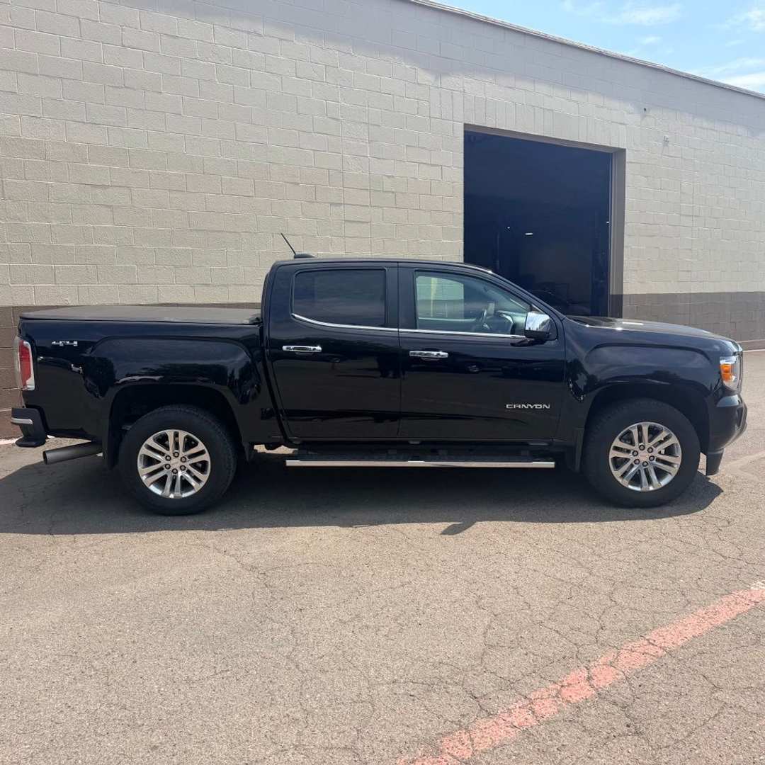 2017 GMC Canyon SLT - Image 3