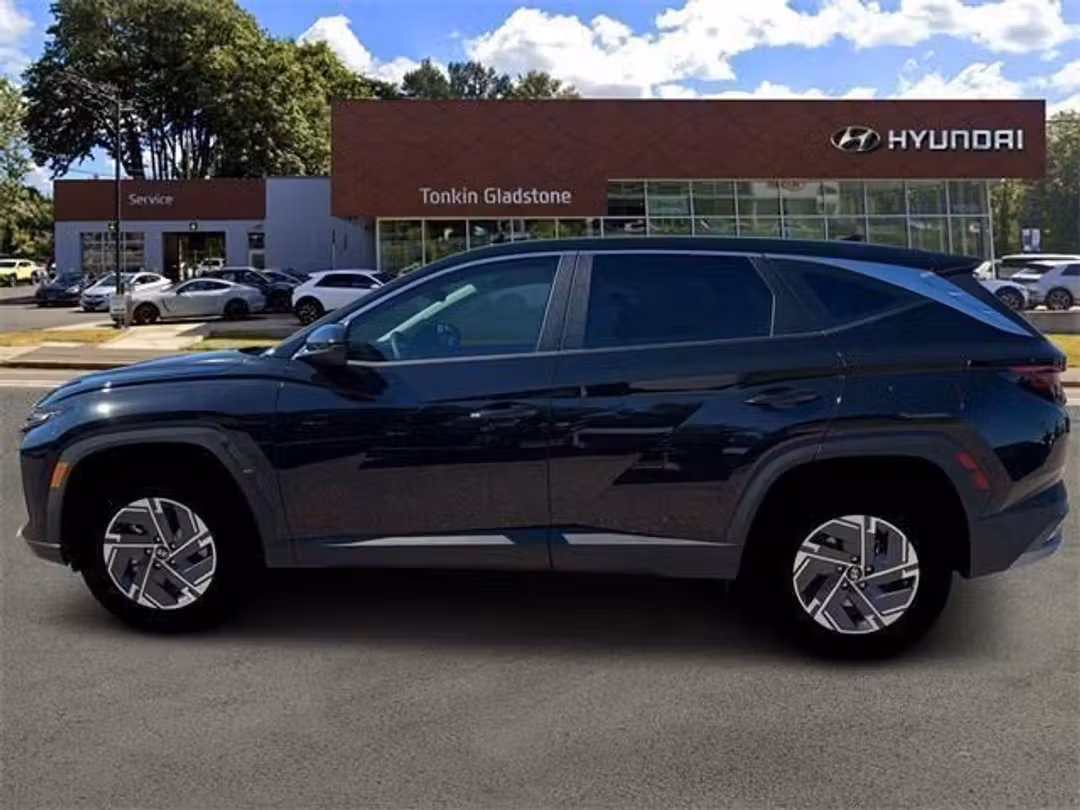 2026 Hyundai Tucson Hybrid Blue SE - Image 3