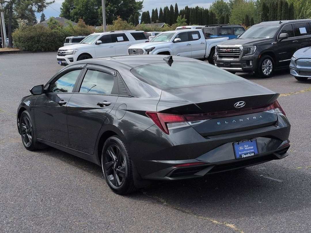 2023 Hyundai Elantra SEL - Image 3