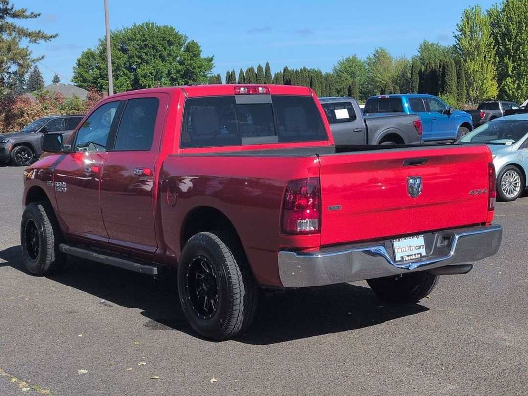 2017 Ram 1500 SLT - Image 3
