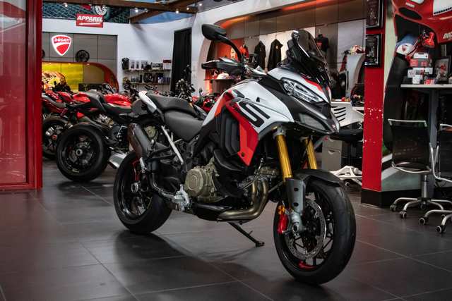 2025 Ducati Multistrada V4 Rs