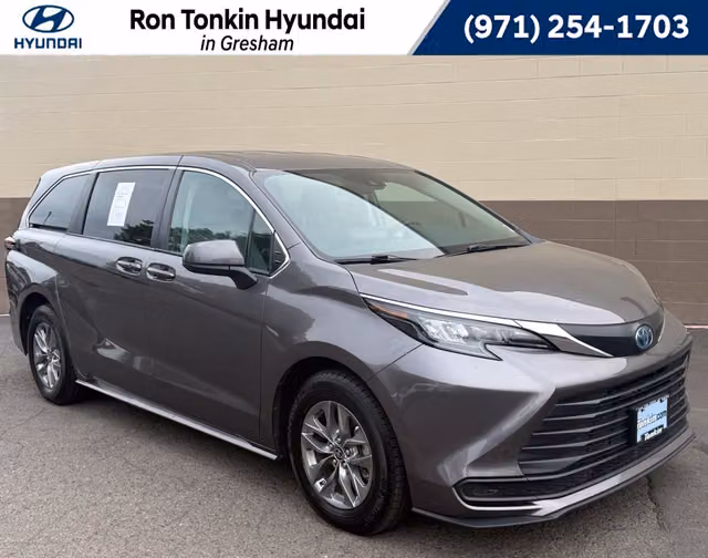 2024 Toyota Sienna LE