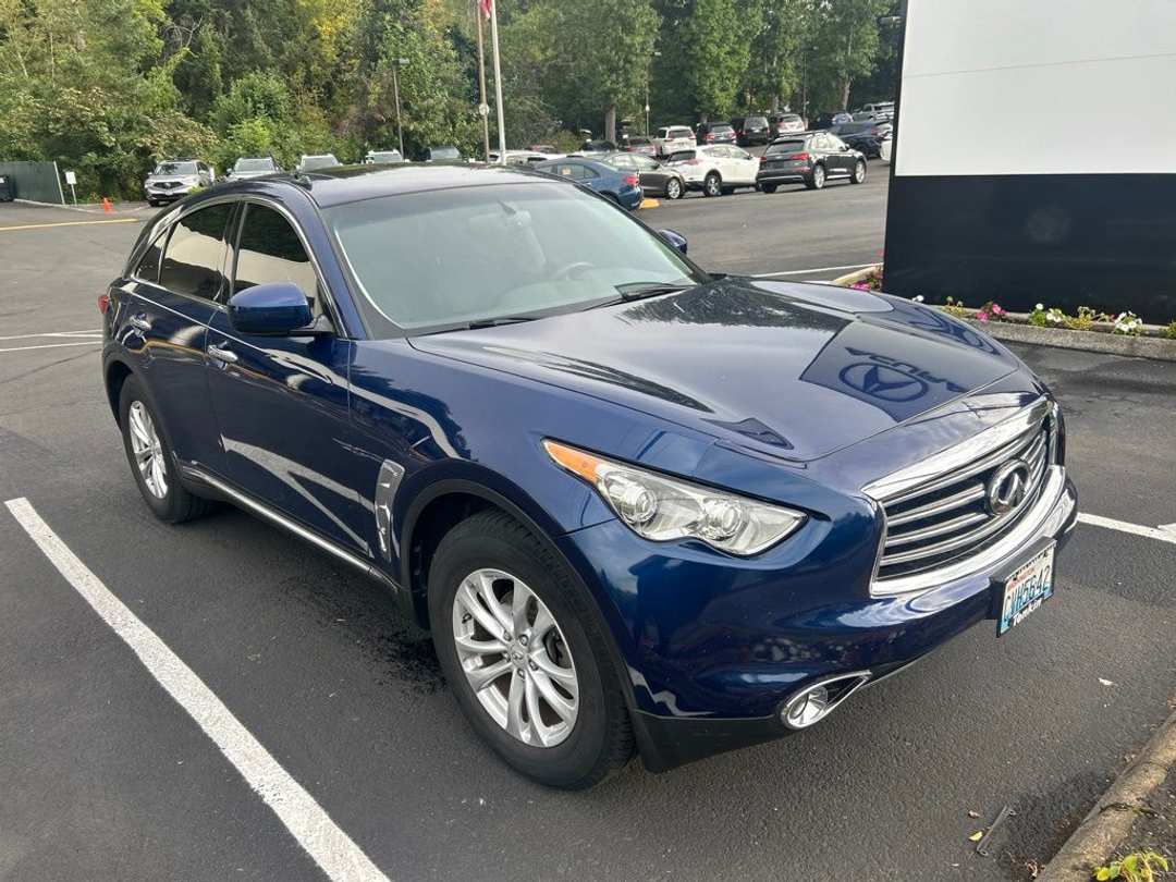 2016 INFINITI Qx70 Base - Image 2