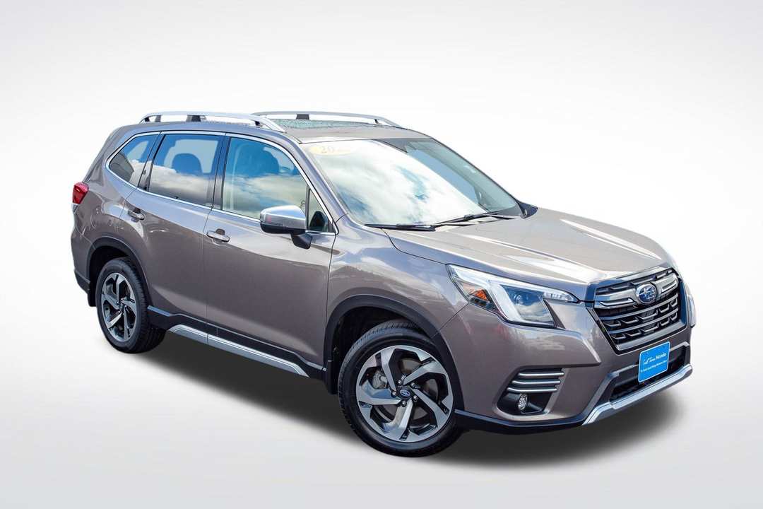 2022 Subaru Forester Touring - Image 2