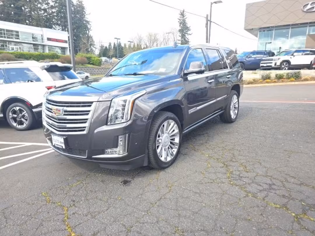 2017 Cadillac Escalade Platinum Edition - Image 3