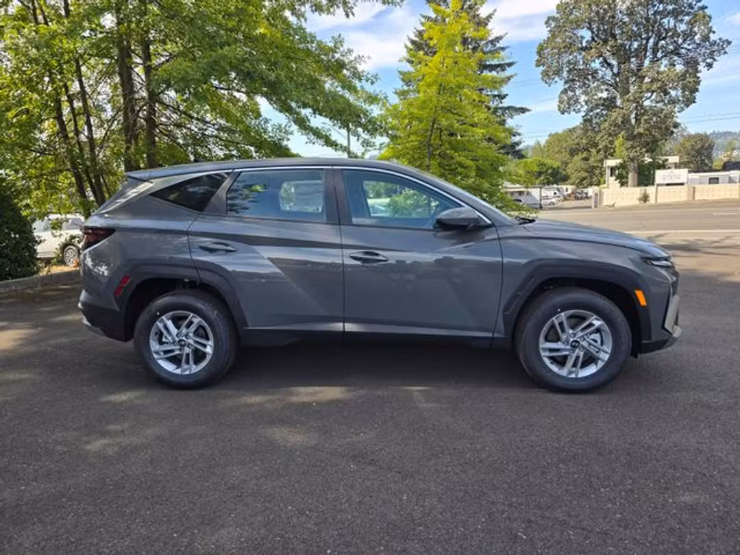 2026 Hyundai Tucson SE - Image 3