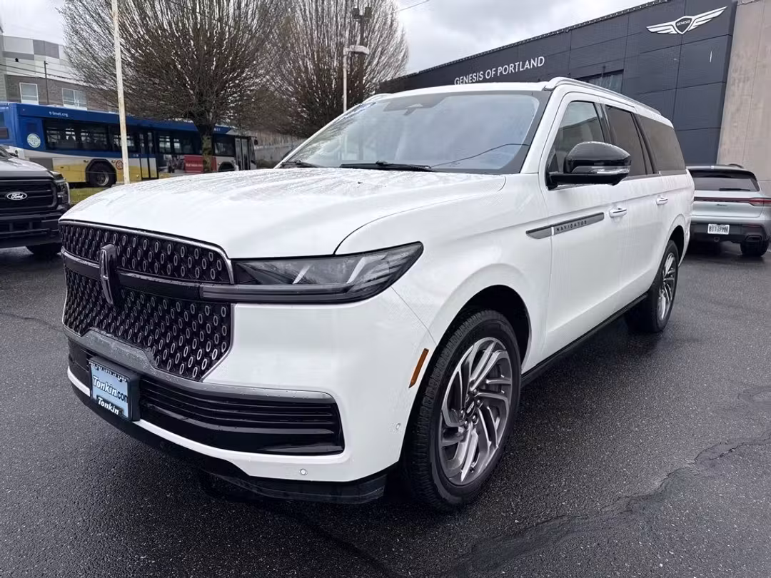 2025 Lincoln Navigator L Reserve - Image 3