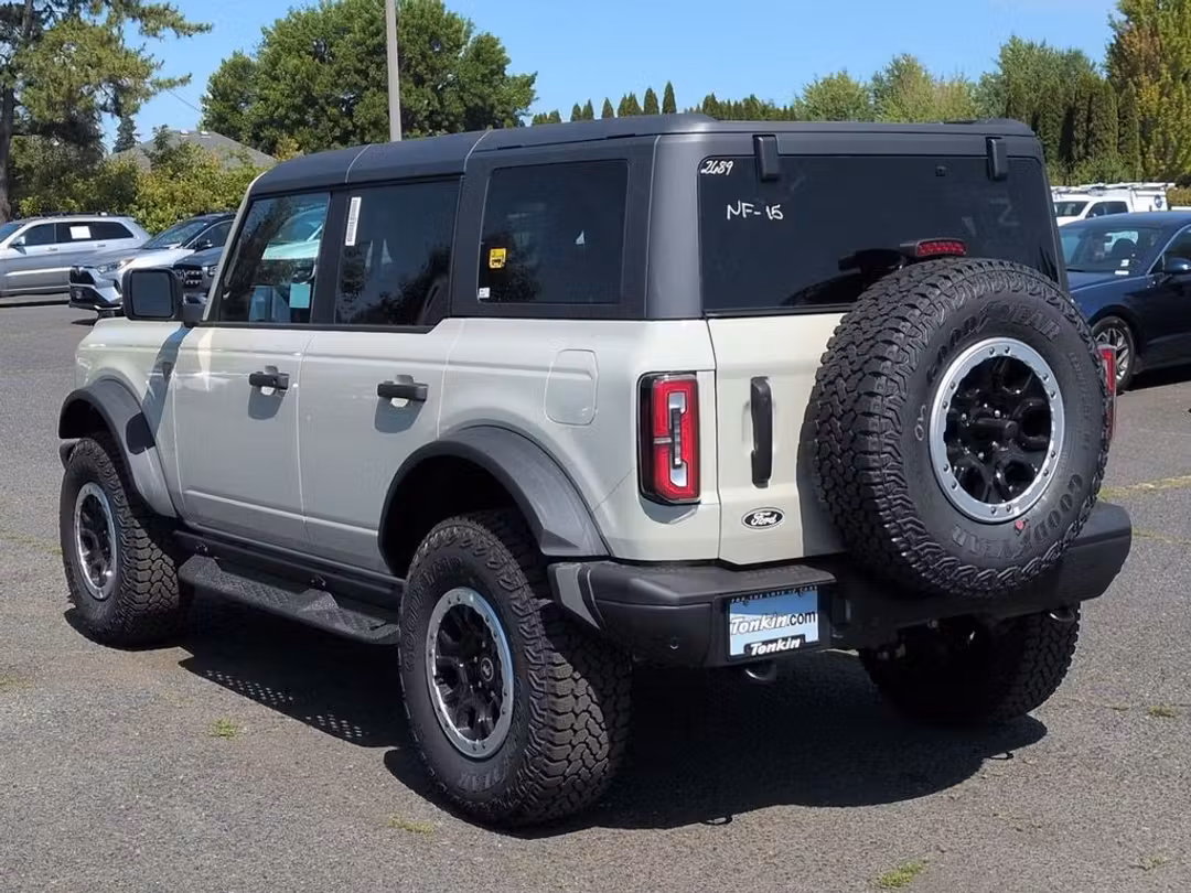 2026 Ford Bronco Badlands - Image 3