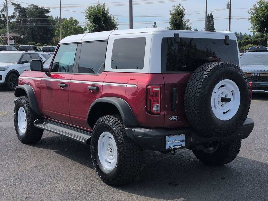 2026 Ford Bronco Heritage Edition - Image 3