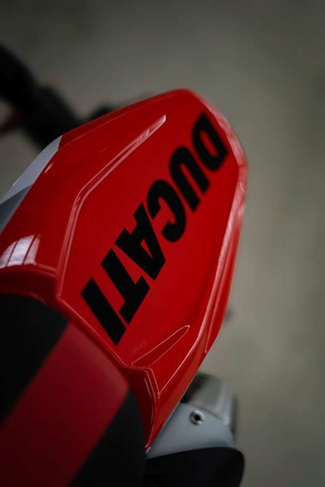 2025 Ducati Hypermotard 698 Rve - Image 3