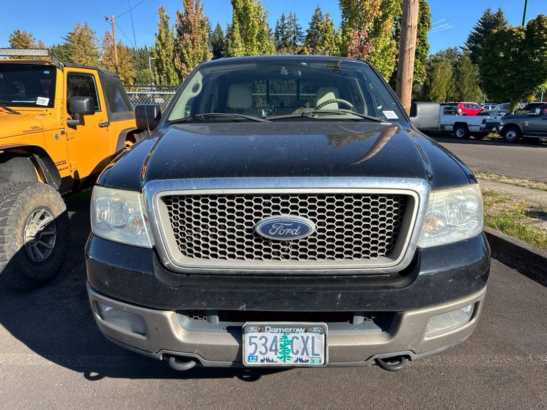 2004 Ford F-150 Lariat - Image 2