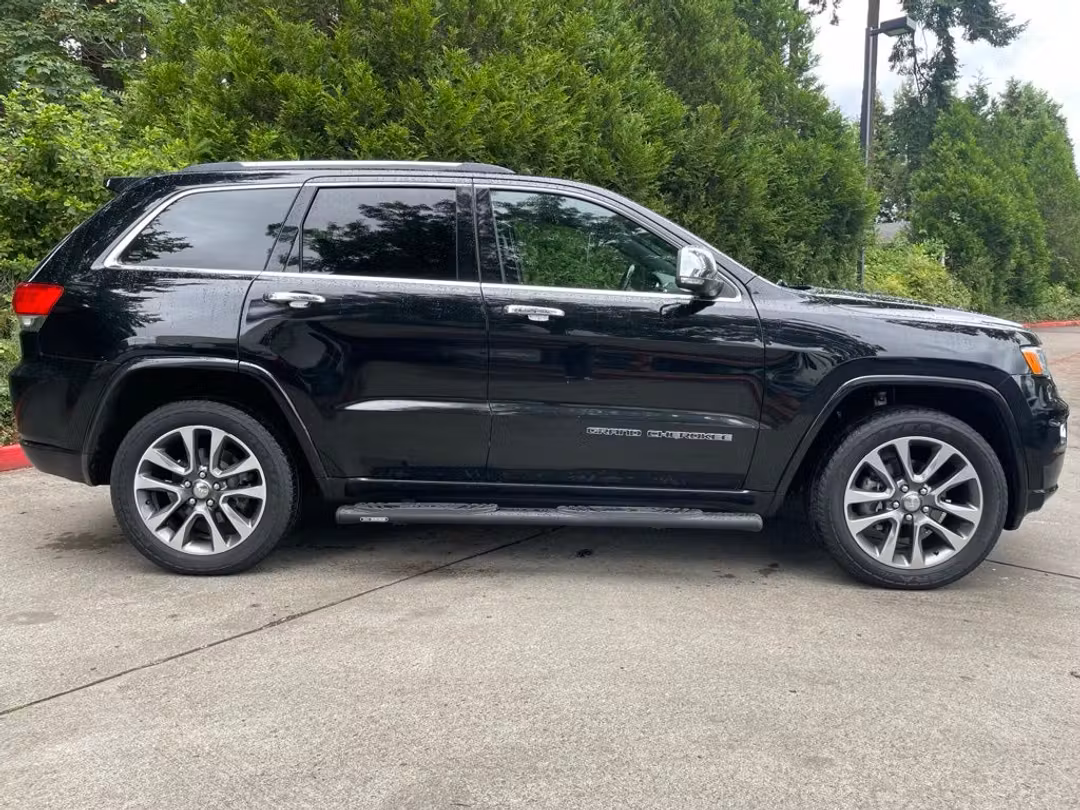 2018 Jeep Grand Cherokee Overland - Image 3