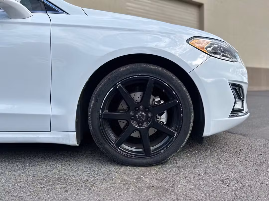 2019 Ford Fusion Titanium - Image 2