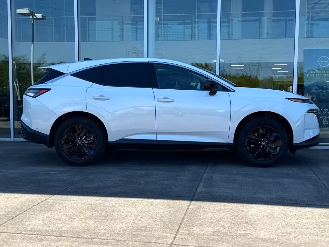 2025 Nissan Murano SV - Image 2