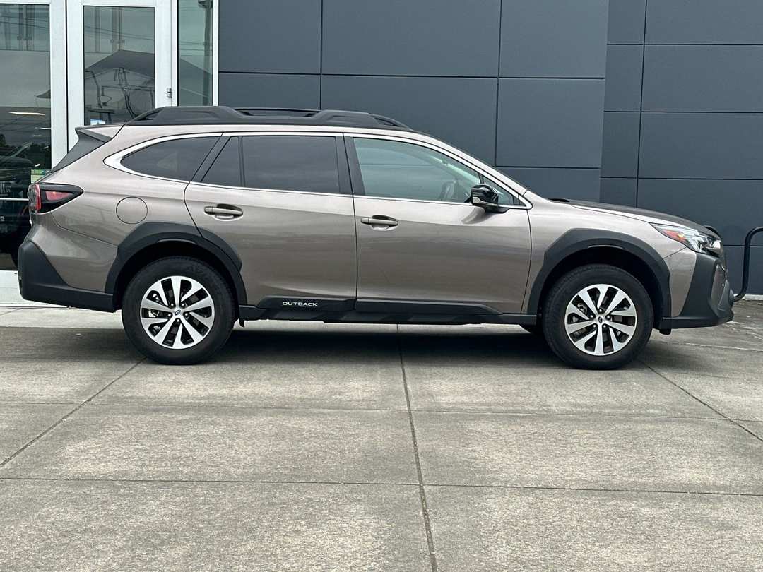 2024 Subaru Outback Premium - Image 2