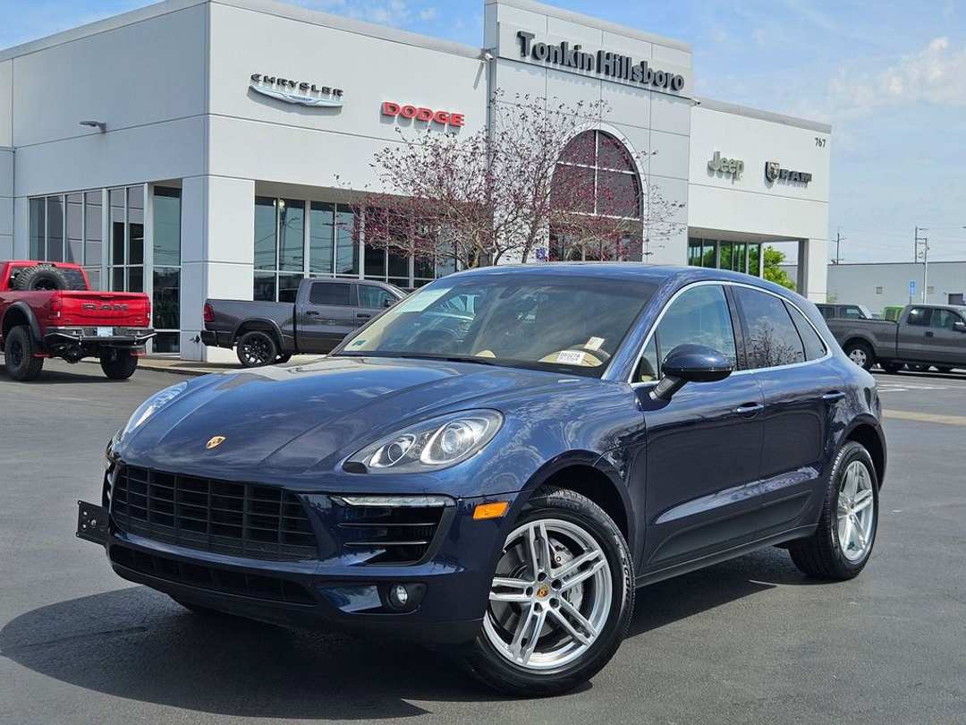 2016 Porsche Macan S - Image 2