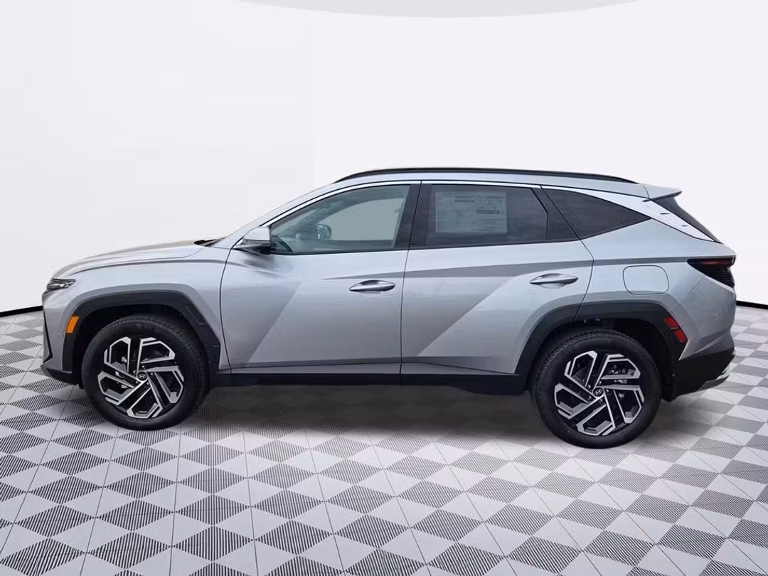 2026 Hyundai Tucson Plug-In Hybrid Limited - Image 3