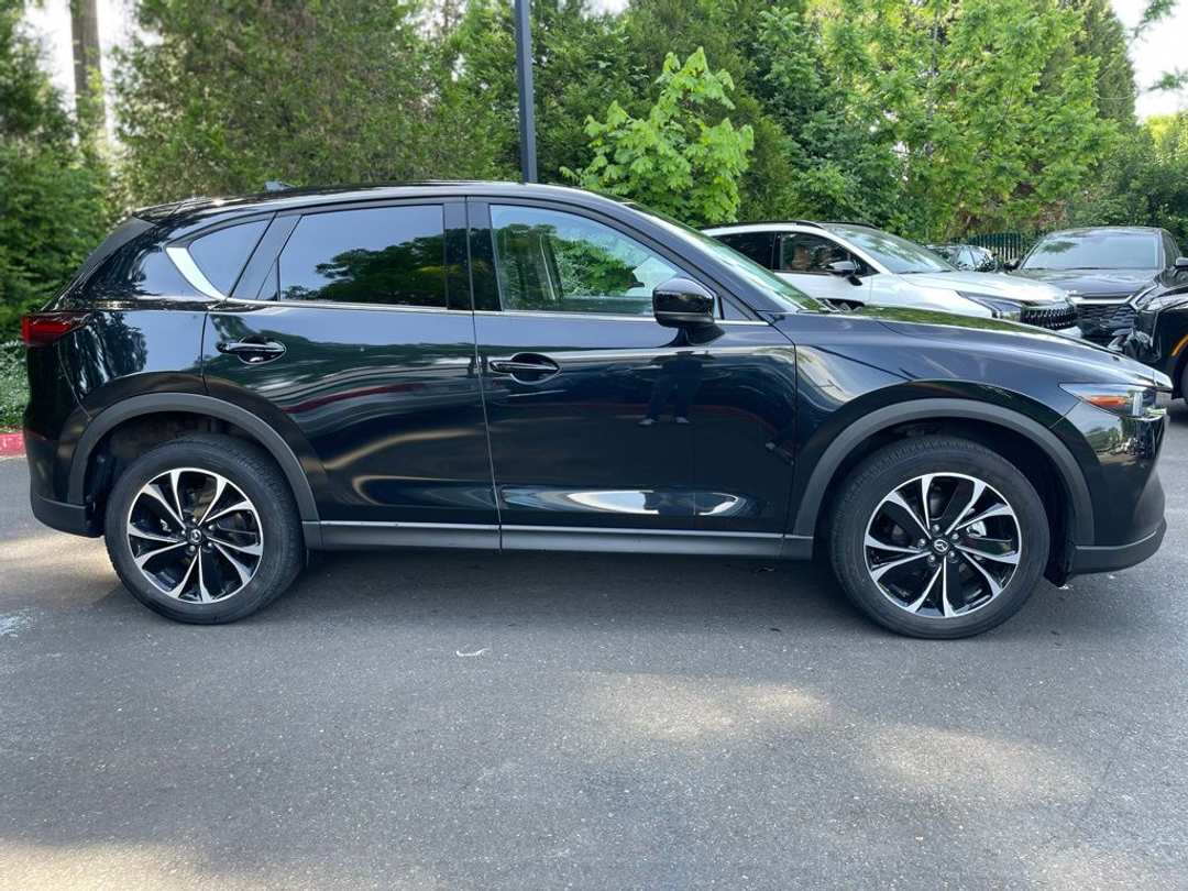 2023 MAZDA CX-5 2.5 S Premium Package - Image 3