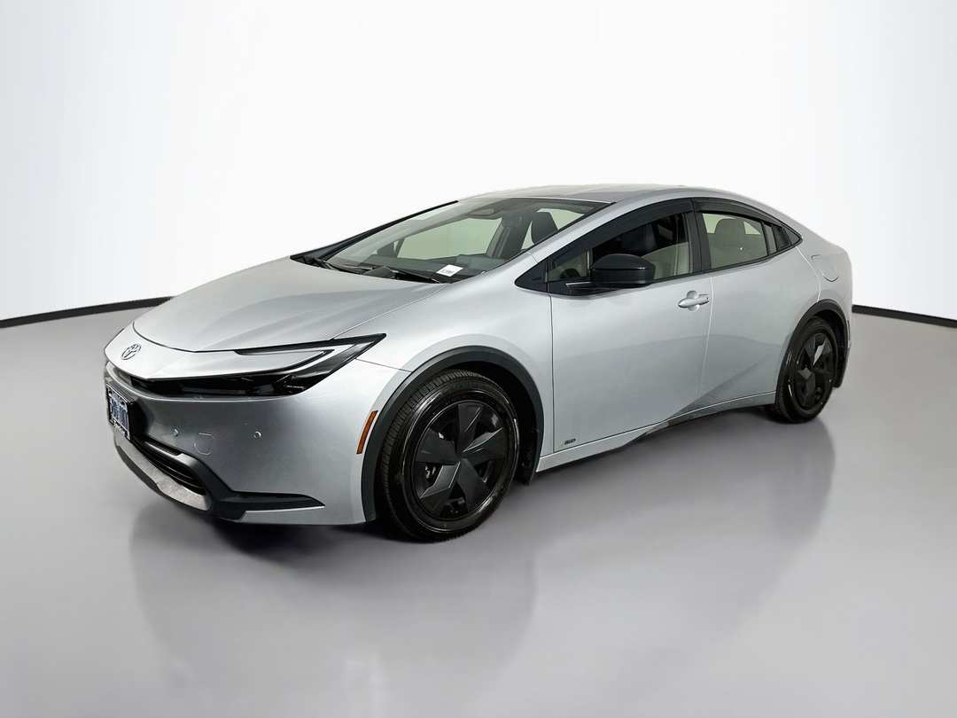 2025 Toyota Prius LE - Image 3